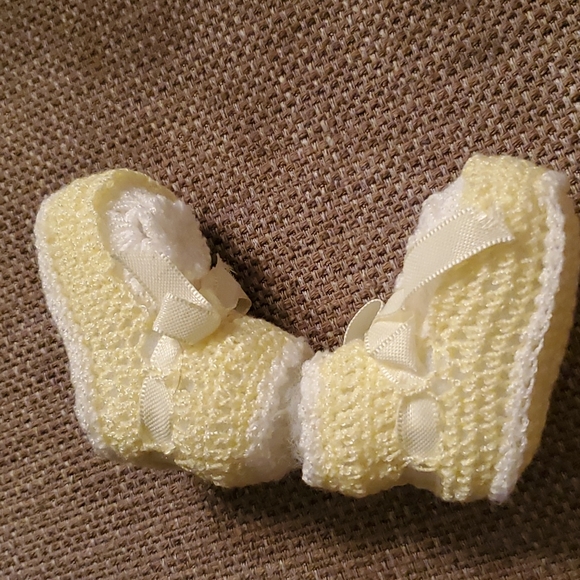 Knitted booties - Picture 3 of 4